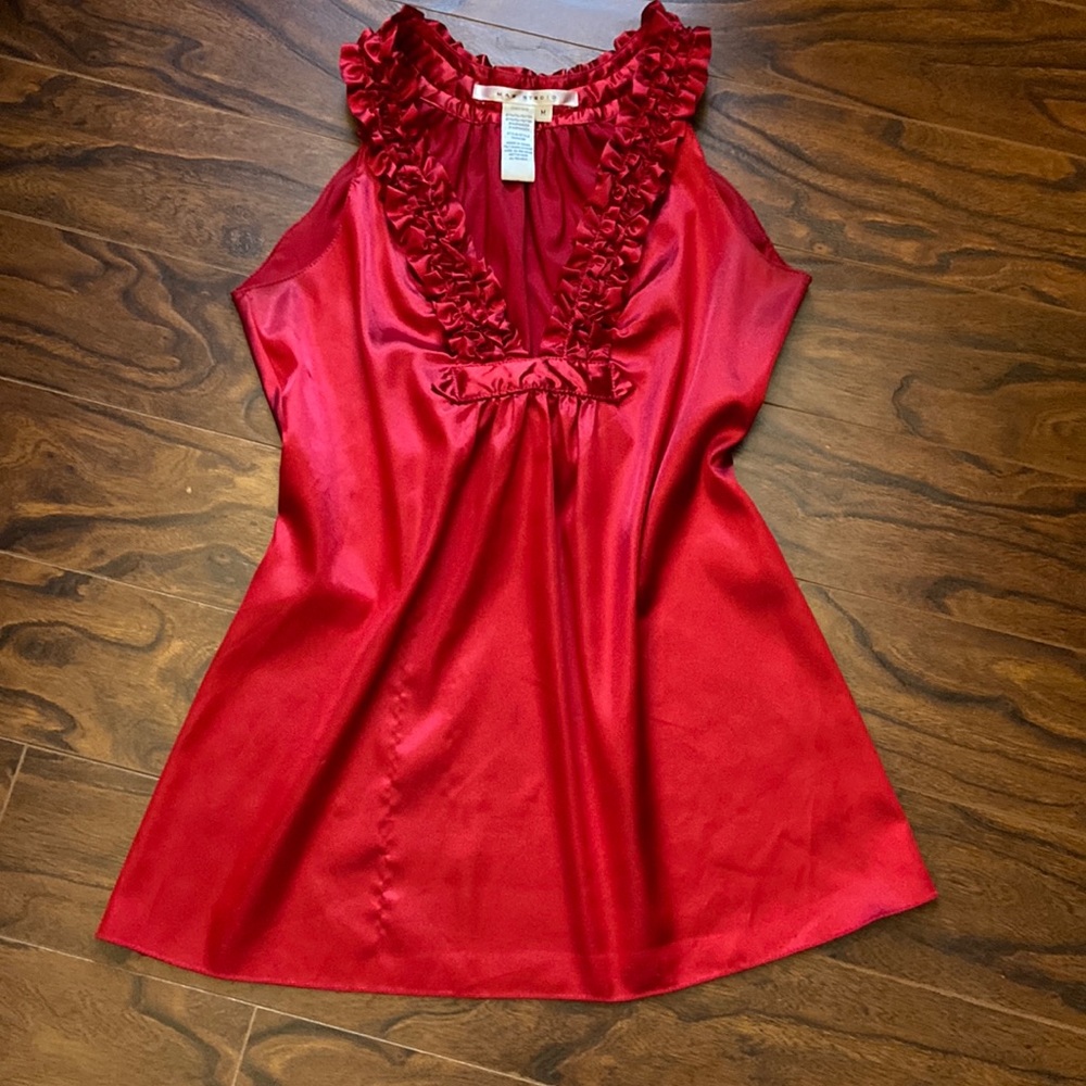 Cute ruffle neck sleeveless red top in size M